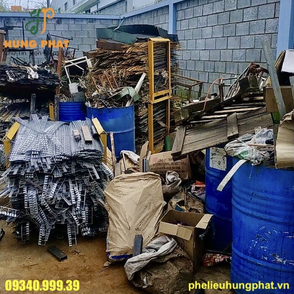 Thu mua phế liệu sắt vụn giá cao Hùng Phát